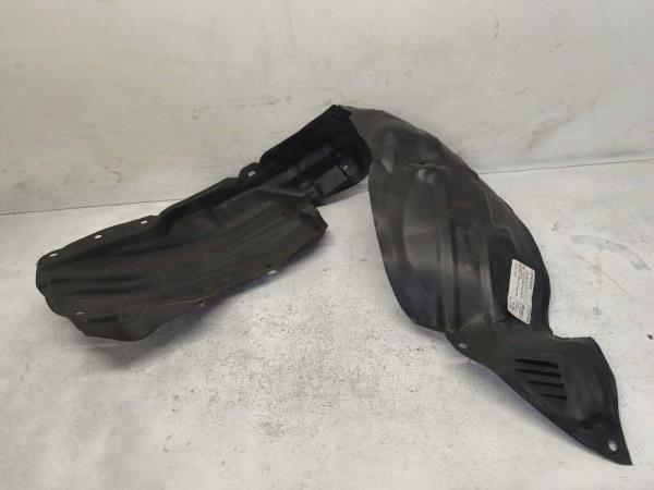 PARE BOUE/ COQUILLE DE AILE AVANT DROIT MAZDA - Vue 1